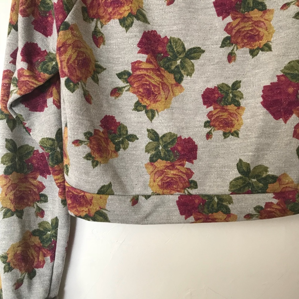 Painted Threads Cropped Top - Picture 4 of 7
